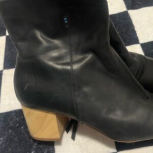 Toms Black Leather Heeled Boots